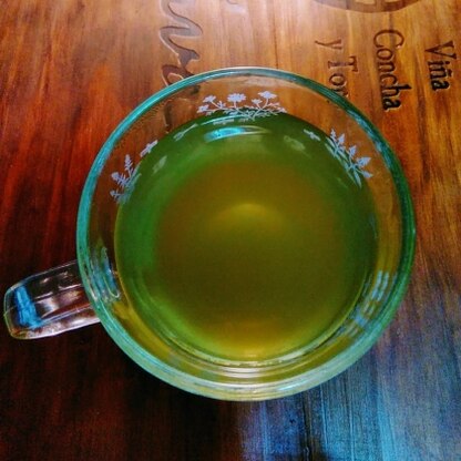 昼間にこれを飲もうとして暑くて諦めたの…（笑）夜になってちょっと涼しくなったので♪わたしのは掛川茶です(*´˘`*)緑茶美味しいですね♥ごちそうさまでした♪